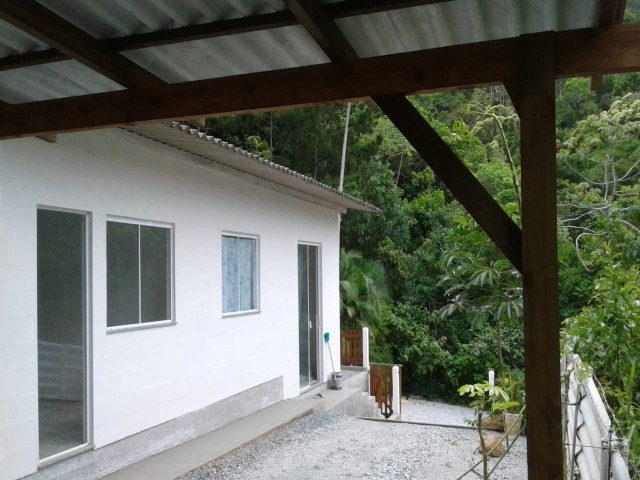 Casa à venda com 2 quartos, 90m² - Foto 1