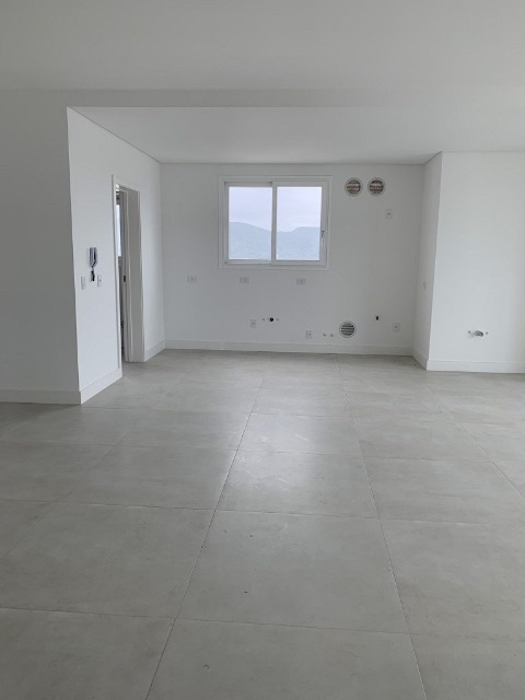 Apartamento à venda com 3 quartos, 137m² - Foto 8