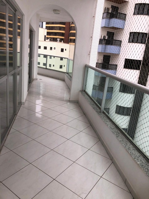 Apartamento à venda com 6 quartos, 222m² - Foto 5