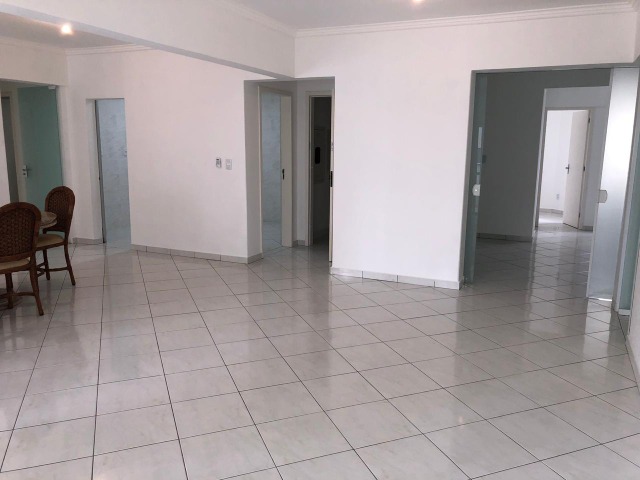 Apartamento à venda com 6 quartos, 222m² - Foto 9