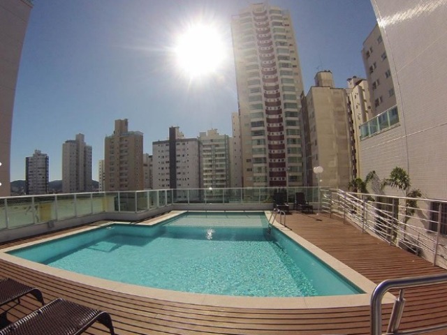 Apartamento à venda com 3 quartos, 137m² - Foto 2