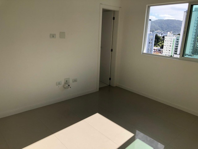 Apartamento à venda com 4 quartos, 137m² - Foto 35