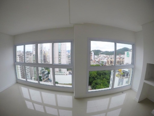 Apartamento à venda com 4 quartos, 136m² - Foto 3