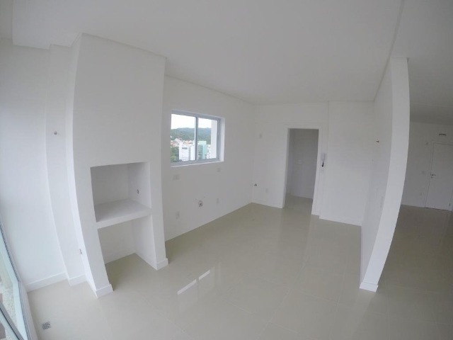 Apartamento à venda com 4 quartos, 136m² - Foto 4