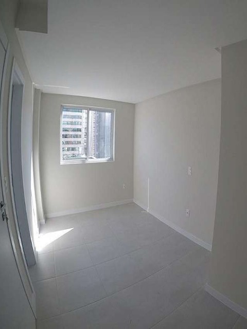 Apartamento à venda com 3 quartos, 93m² - Foto 2