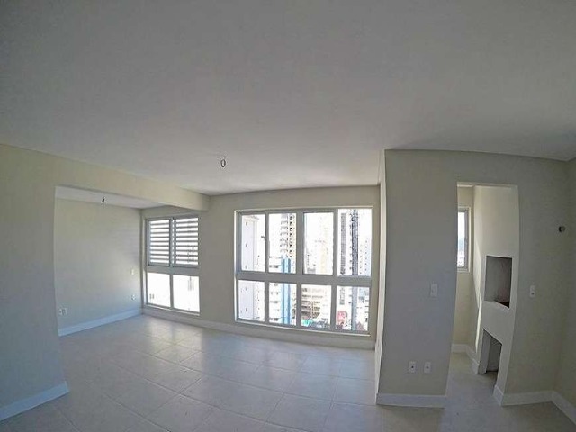 Apartamento à venda com 3 quartos, 93m² - Foto 4