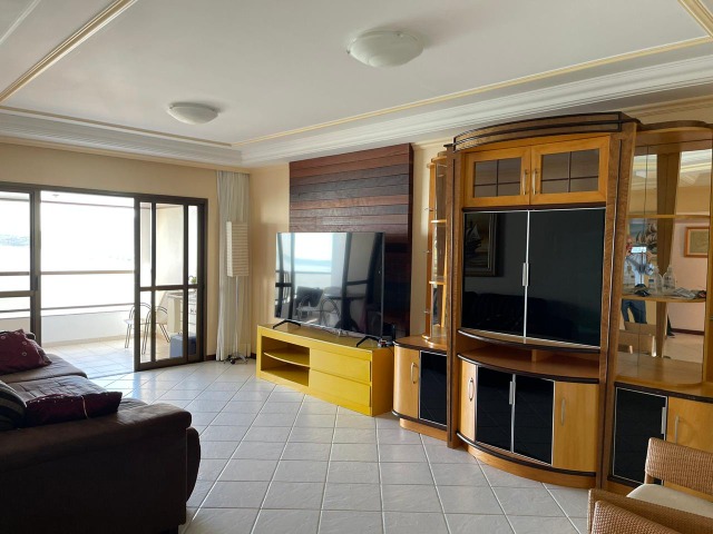 Apartamento à venda com 3 quartos, 220m² - Foto 5