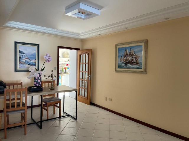 Apartamento à venda com 3 quartos, 220m² - Foto 8