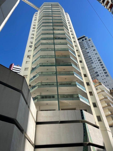 Apartamento à venda com 4 quartos, 220m² - Foto 17