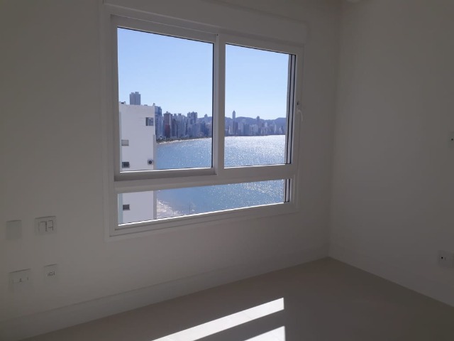 Apartamento à venda com 3 quartos, 157m² - Foto 8