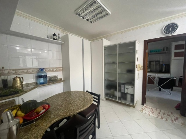 Apartamento à venda com 3 quartos, 220m² - Foto 15