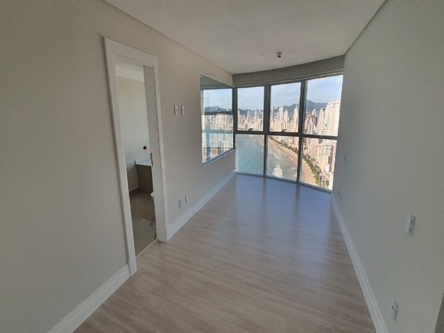 Apartamento à venda com 3 quartos, 164m² - Foto 4