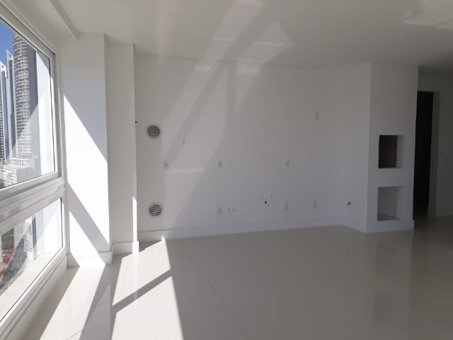 Apartamento à venda com 3 quartos, 157m² - Foto 5