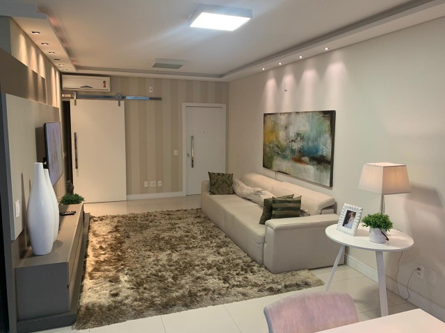 Apartamento à venda com 3 quartos, 130m² - Foto 1