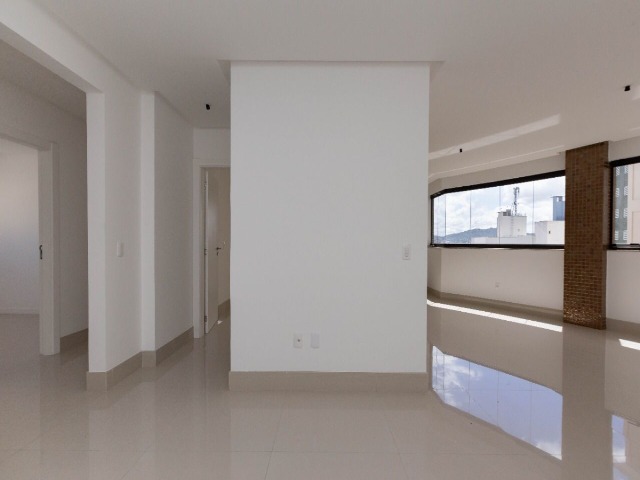 Apartamento à venda com 4 quartos, 150m² - Foto 4