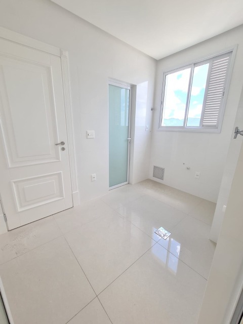 Apartamento à venda com 4 quartos, 160m² - Foto 3