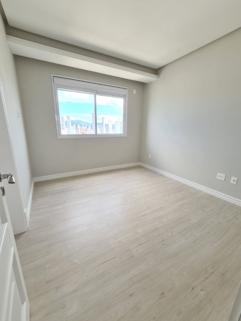 Apartamento à venda com 4 quartos, 160m² - Foto 10