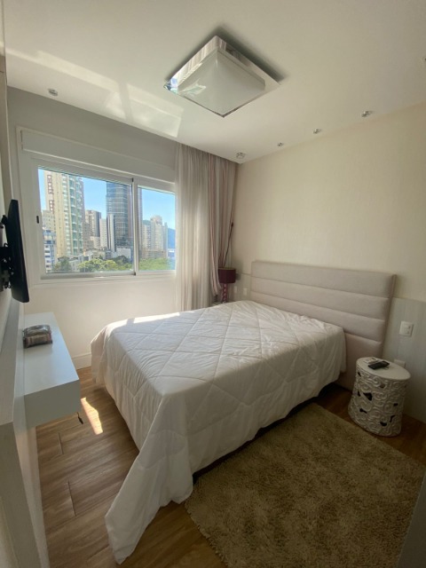 Apartamento à venda com 4 quartos, 220m² - Foto 18