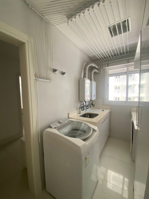 Apartamento à venda com 4 quartos, 220m² - Foto 7