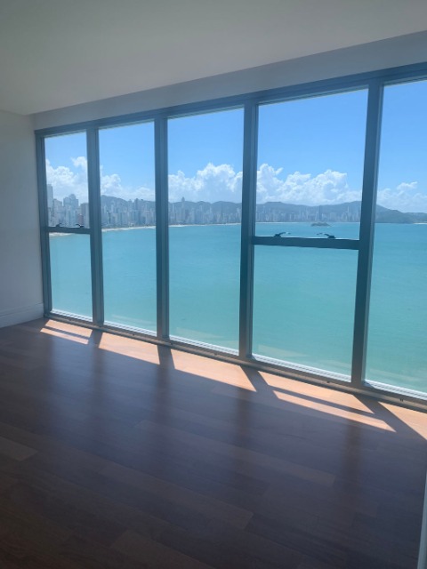 Apartamento à venda com 4 quartos, 230m² - Foto 4