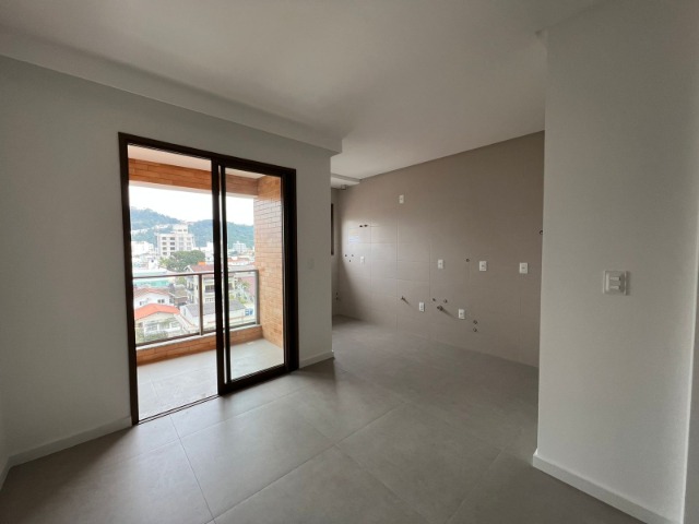 Apartamento à venda com 2 quartos, 99m² - Foto 1