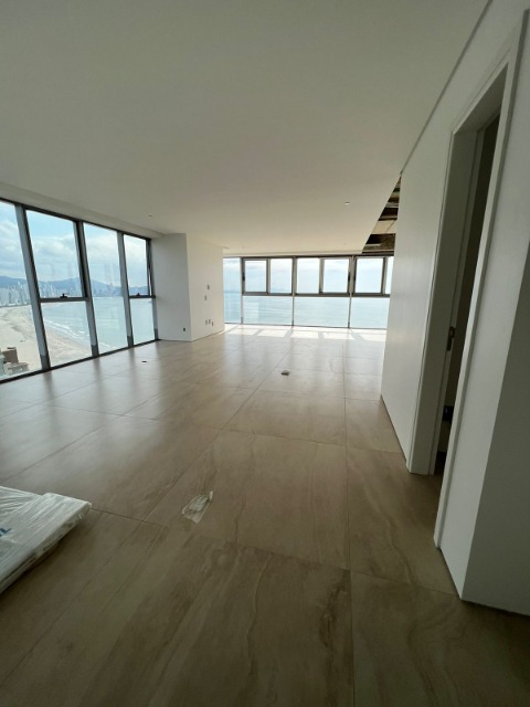 Apartamento à venda com 4 quartos, 249m² - Foto 5