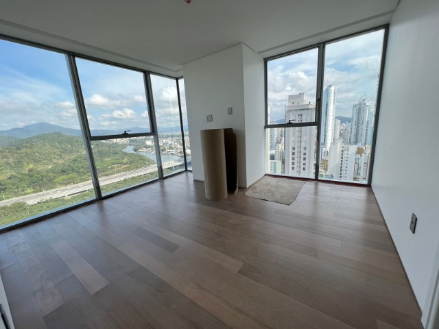 Apartamento à venda com 4 quartos, 249m² - Foto 8