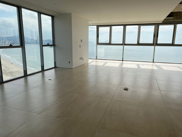 Apartamento à venda com 4 quartos, 249m² - Foto 1