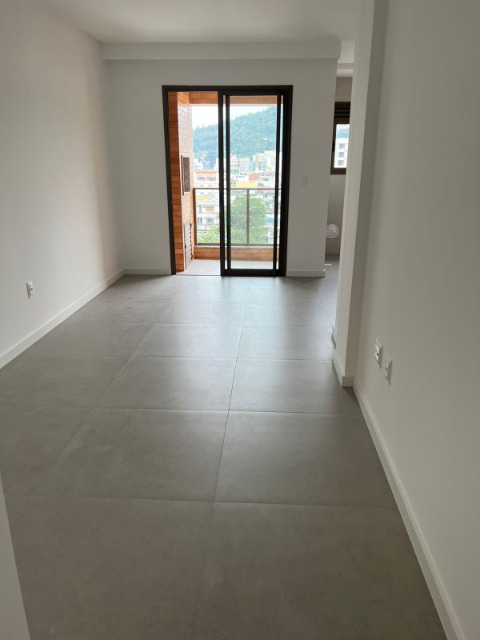 Apartamento à venda com 2 quartos, 99m² - Foto 2