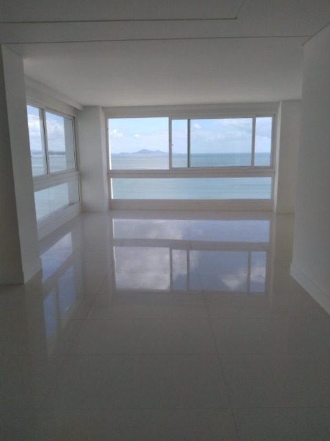 Apartamento à venda com 3 quartos, 157m² - Foto 2