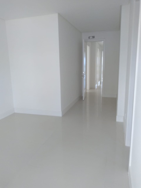 Apartamento à venda com 3 quartos, 157m² - Foto 10