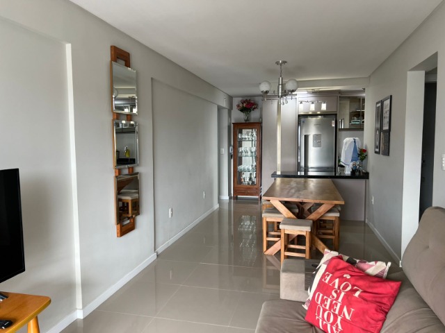 Apartamento à venda com 3 quartos, 90m² - Foto 7