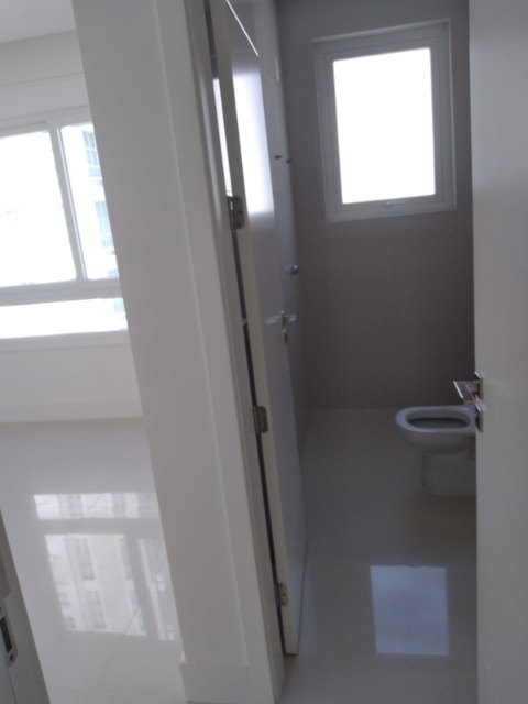 Apartamento à venda com 3 quartos, 157m² - Foto 8