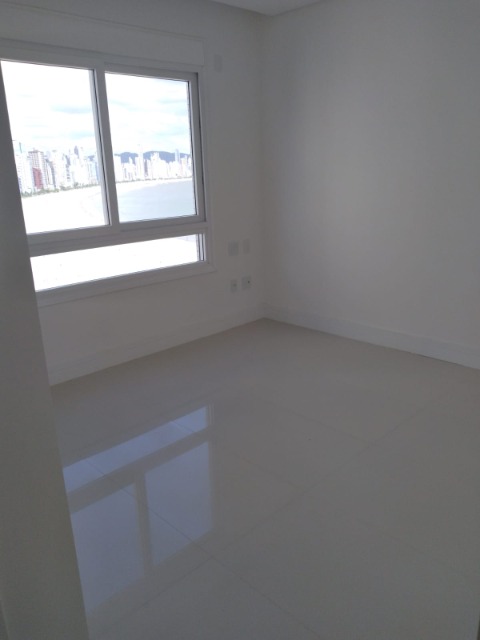 Apartamento à venda com 3 quartos, 157m² - Foto 3