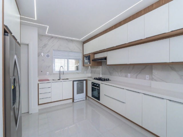 Apartamento à venda com 4 quartos, 200m² - Foto 5