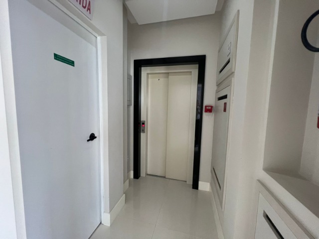 Apartamento à venda com 3 quartos, 122m² - Foto 13