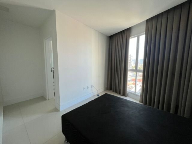 Apartamento à venda com 3 quartos, 140m² - Foto 10