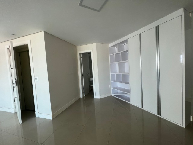 Apartamento à venda com 3 quartos, 170m² - Foto 21