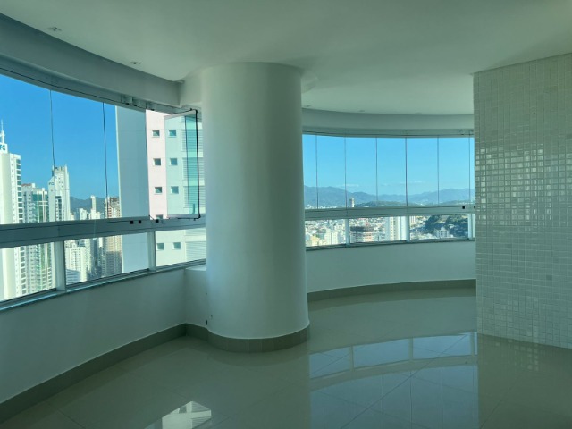 Apartamento à venda com 3 quartos, 170m² - Foto 6