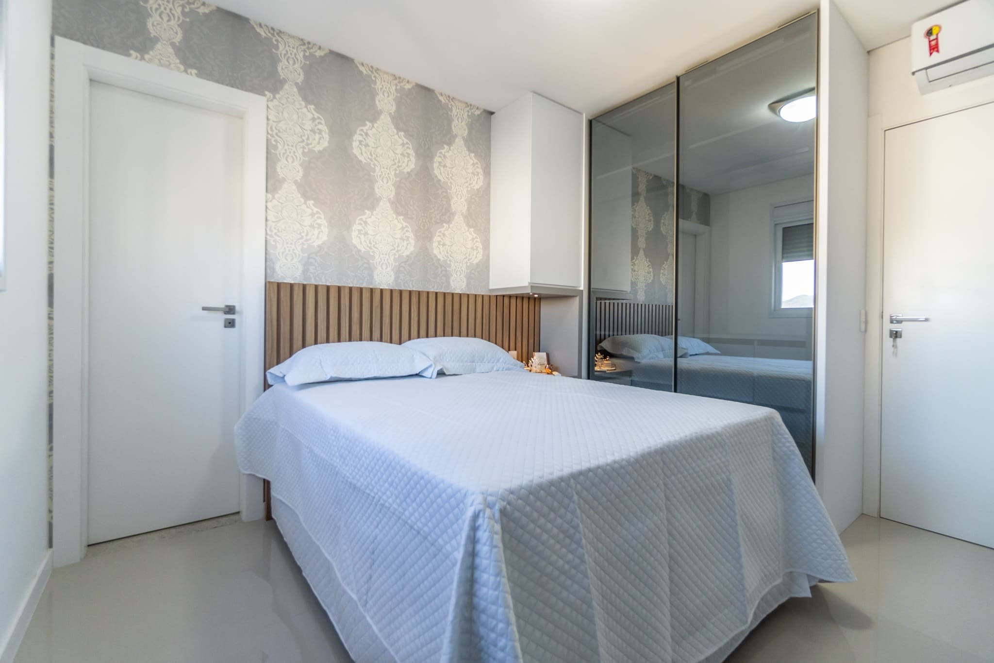 Apartamento à venda com 4 quartos, 150m² - Foto 15