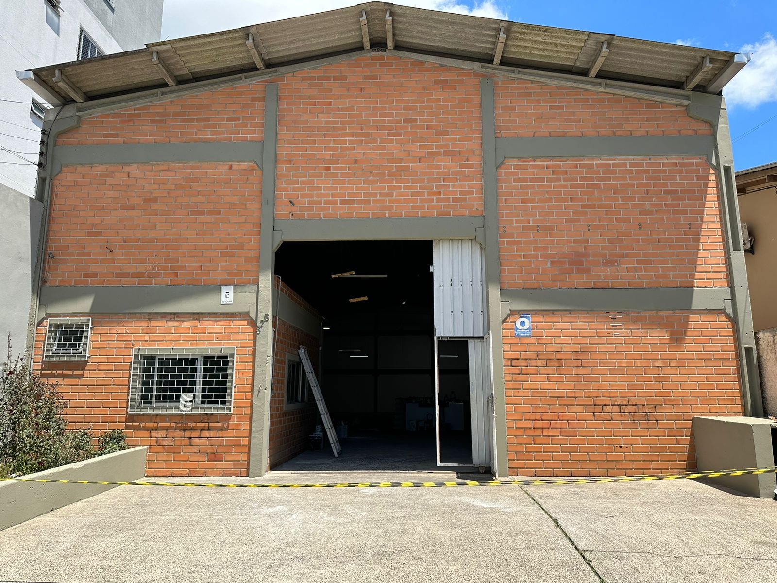 Depósito-Galpão-Armazém para alugar, 350m² - Foto 1