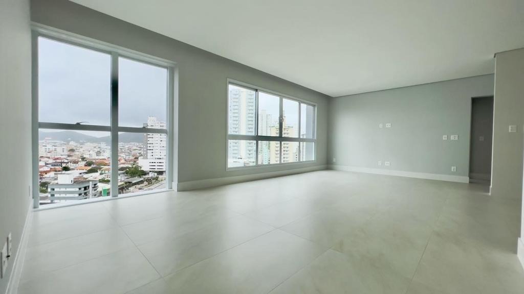 Apartamento à venda com 4 quartos, 132m² - Foto 1