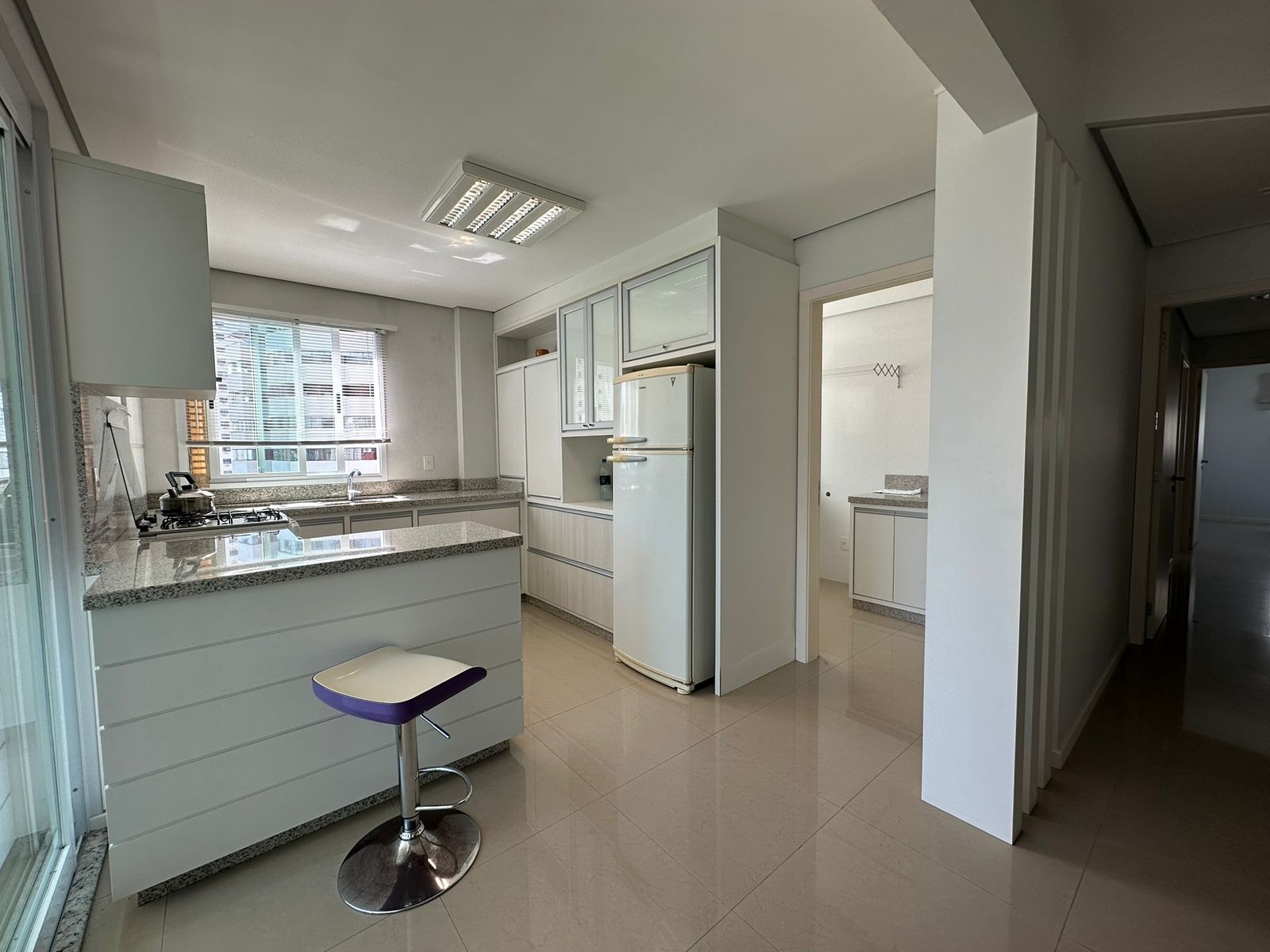 Apartamento à venda com 3 quartos, 120m² - Foto 4