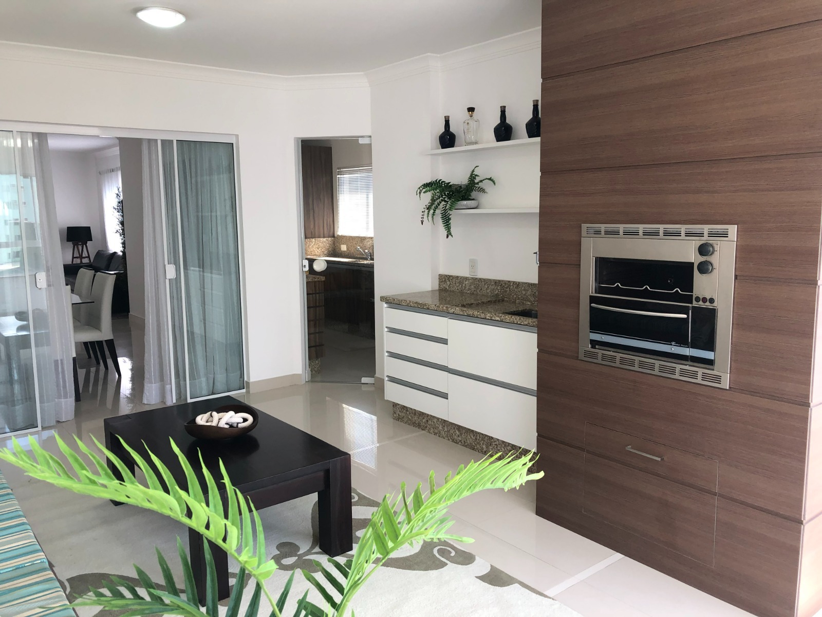 Apartamento à venda com 3 quartos, 132m² - Foto 1