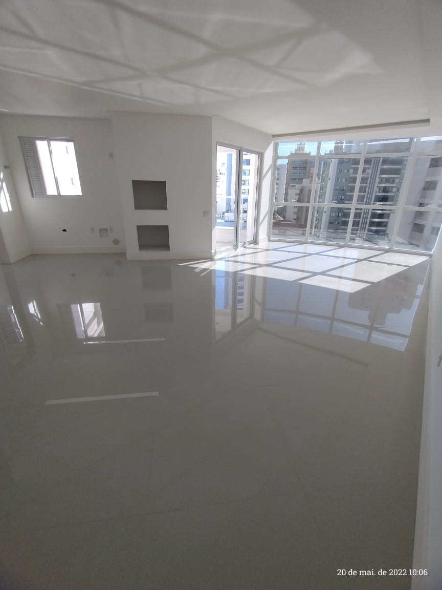 Apartamento à venda com 3 quartos, 169m² - Foto 4