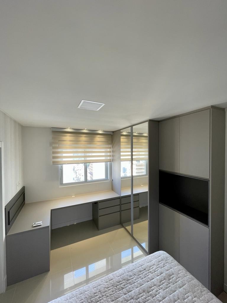 Apartamento à venda com 3 quartos, 132m² - Foto 2