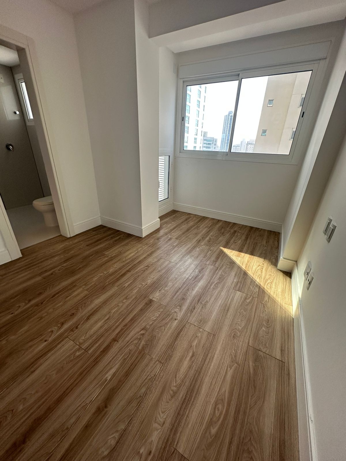 Apartamento à venda com 3 quartos, 186m² - Foto 8