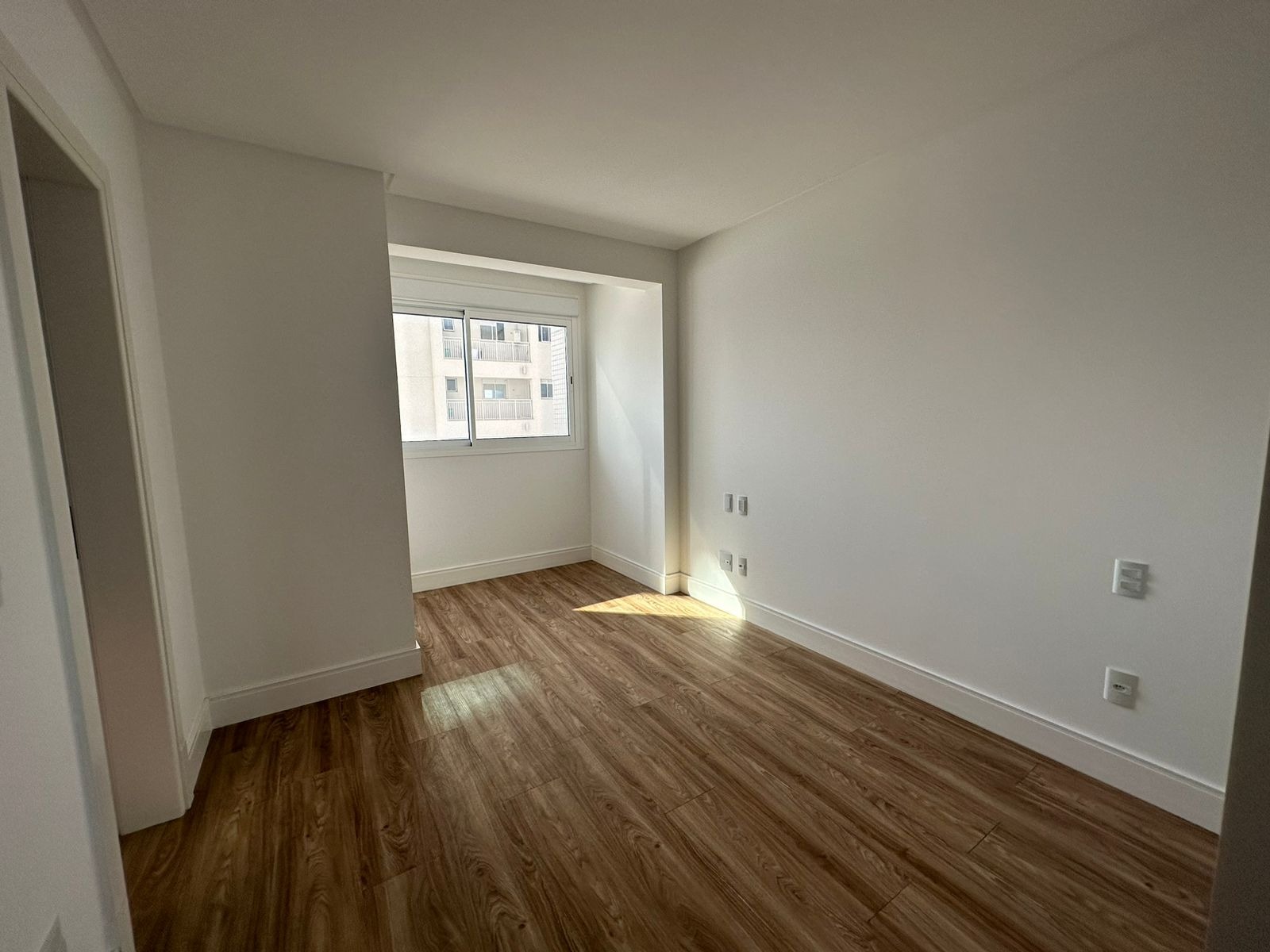 Apartamento à venda com 3 quartos, 186m² - Foto 9