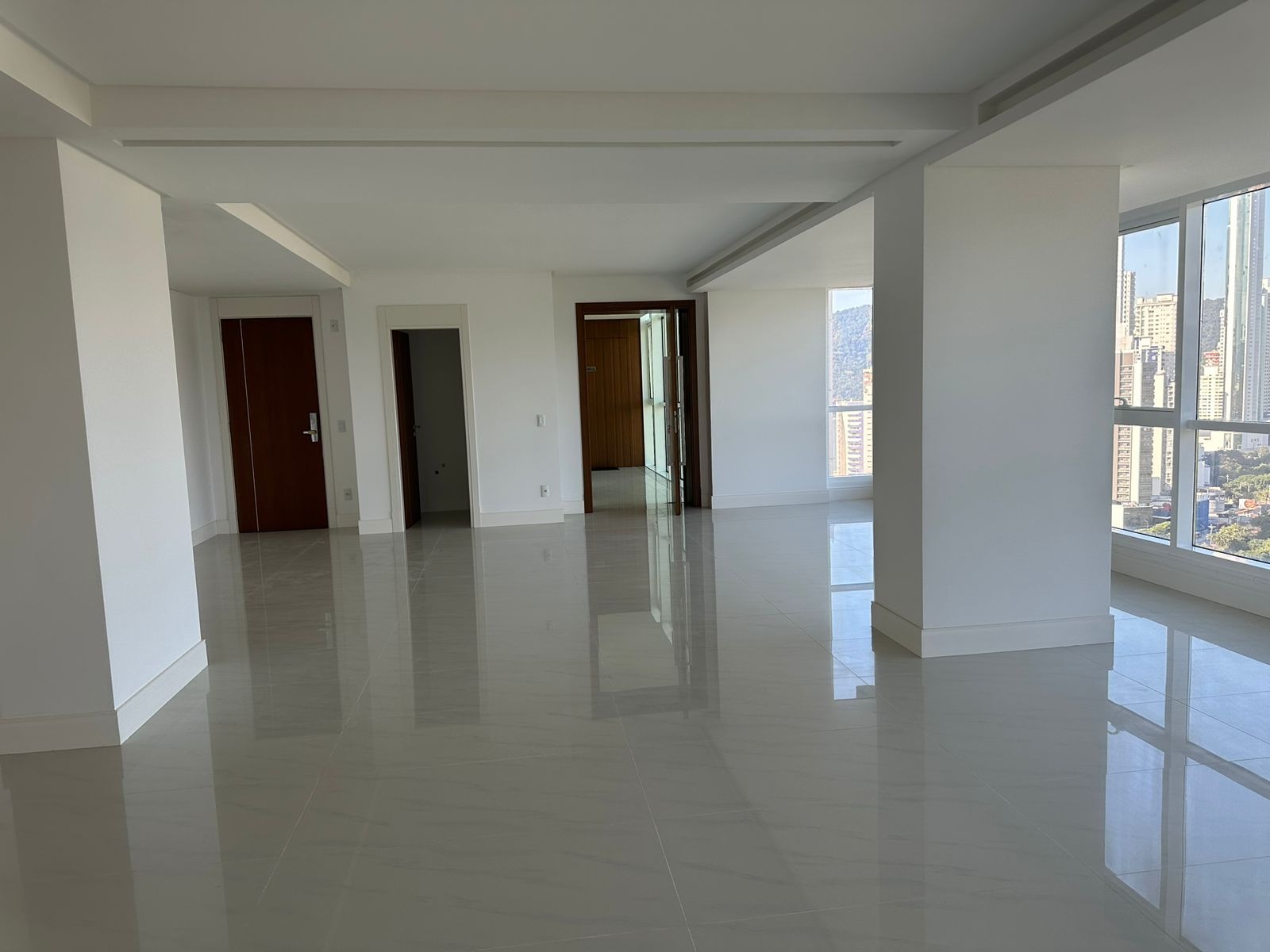 Apartamento à venda com 3 quartos, 186m² - Foto 5