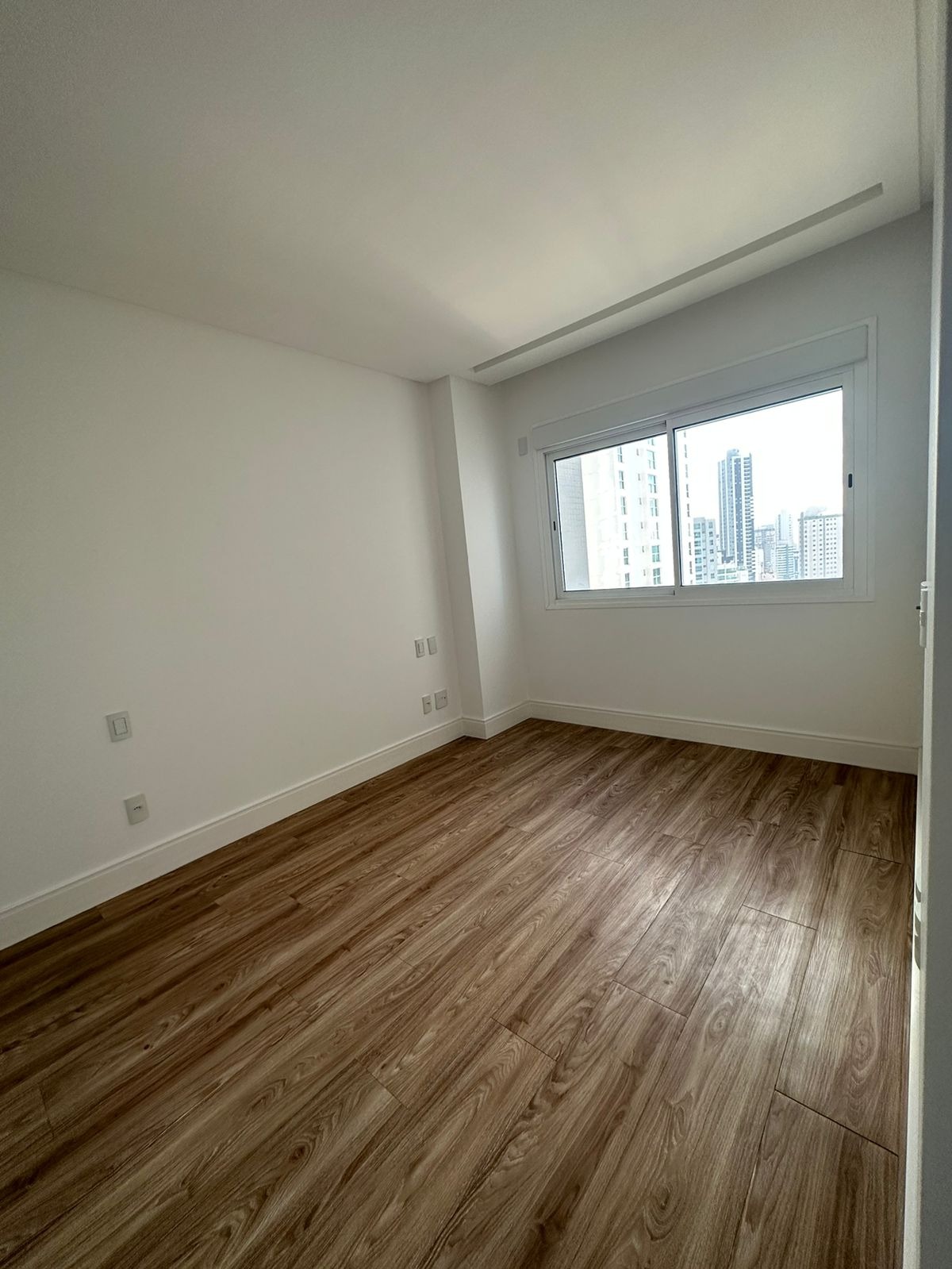 Apartamento à venda com 3 quartos, 186m² - Foto 12